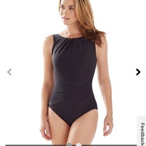Miraclesuit for Chico's Asbury High Neck
UNDERWIRE ONE-PIECE DD-CUPS